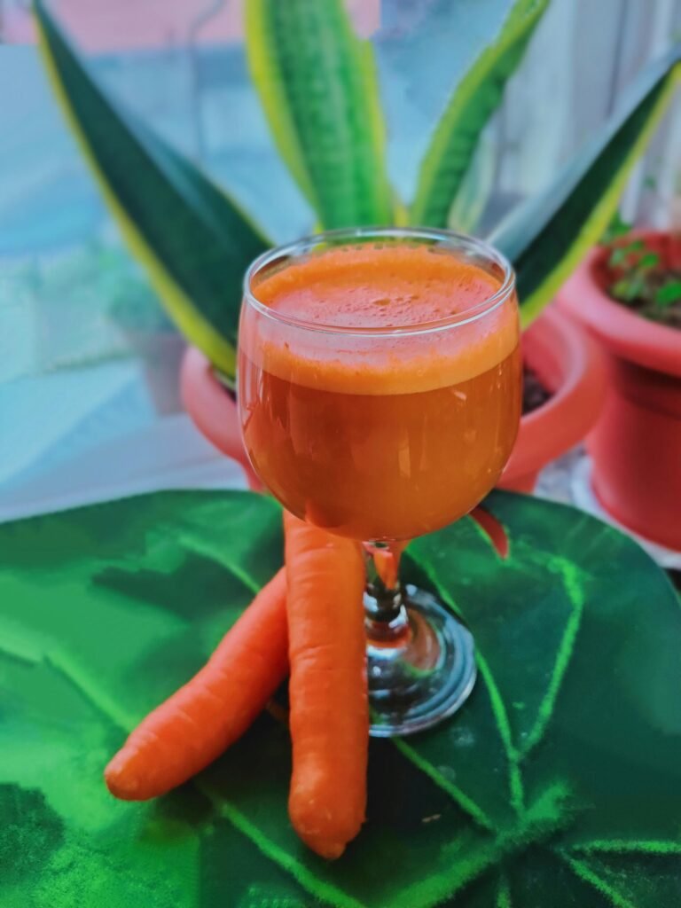 carrot juice benefits glass